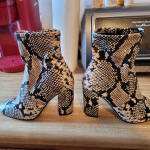 Aldo Snake Boots 6